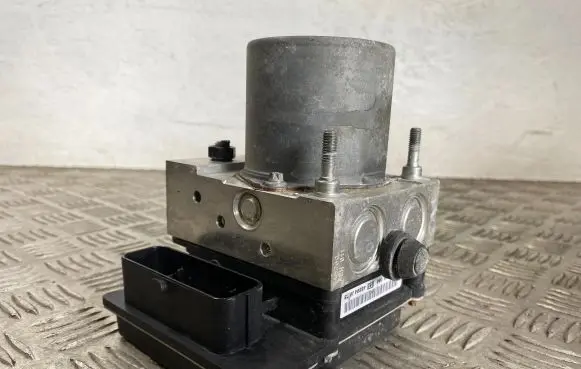 Audi A6 S6 C6 4F ABS Pump 4F0910517D