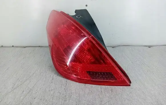 Peugeot 308 Rear/tail lights 9680425780