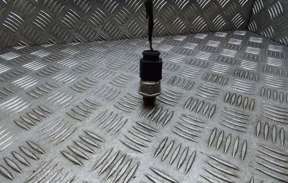 Fuel pressure sensor