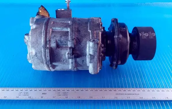 Volkswagen Transporter - Caravelle T5 Air conditioning (A/C) compressor (pump) 070903201E 7DRU17C 4472601610