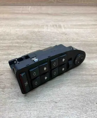 BMW 5 E39 Electric window control switch 8368966
