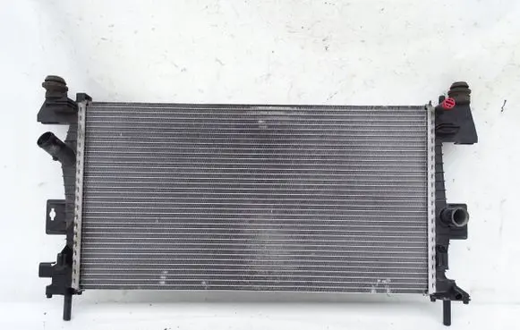 Ford Focus Coolant radiator BV618005AD