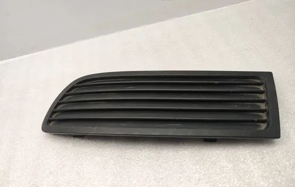 Seat Cordoba (6K) Front grill 6K0853665A