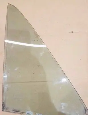 Volkswagen Golf I Front vent window/glass (coupe) 171845252