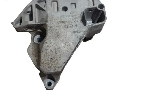 Volkswagen PASSAT B6 Engine mounting bracket 06F199207H
