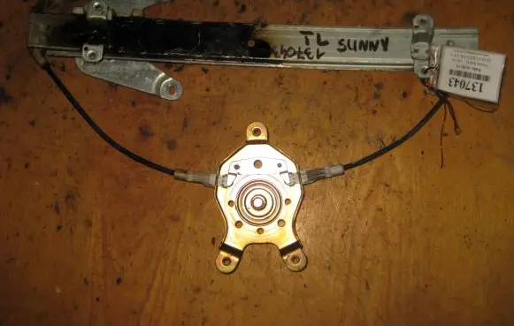 Nissan Sunny Rear door window regulator with motor