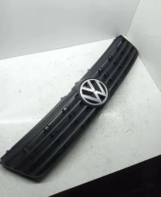 Volkswagen PASSAT B5 Front grill 3B0853653C