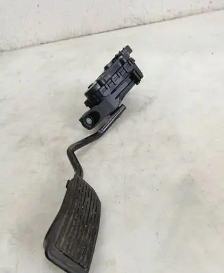 Nissan Almera N16 Accelerator throttle pedal 18002AU410 6PV00862001 18002Au410