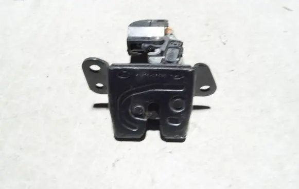 Hyundai Santa Fe Tailgate/trunk/boot lock/catch/latch 812302B000