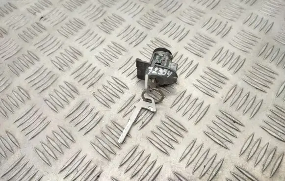 Jaguar XF X250 Front door lock (next to the handle) 