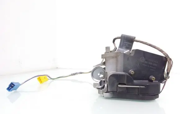 Mercedes-Benz Vaneo W414 Front door lock A4147200535 89599077