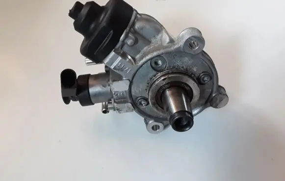 Mini One - Cooper F56 F55 Fuel injection high pressure pump 8511626