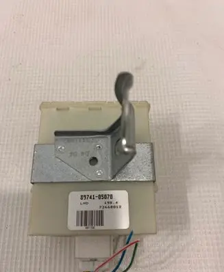Toyota Avensis T250 Door central lock control unit/module 8974105070 73668012 48111127