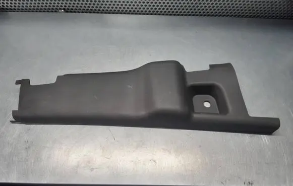 Iveco Daily 3rd gen (B) pillar trim (bottom) 361000000 500314018 500326193