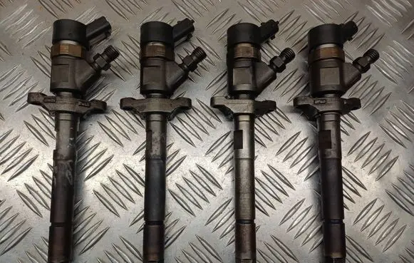 Volvo V50 Fuel injectors set 0445110259