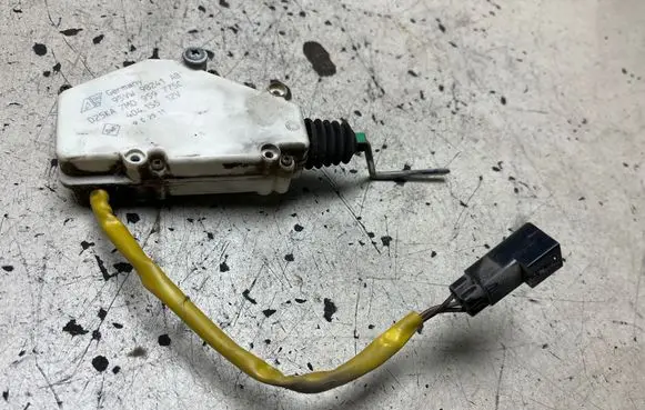 Volkswagen Sharan Central locking motor 7M0959775C