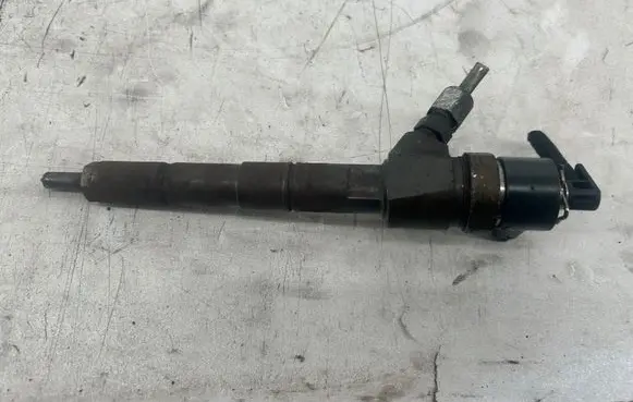 Opel Zafira B Fuel injector 0445110327