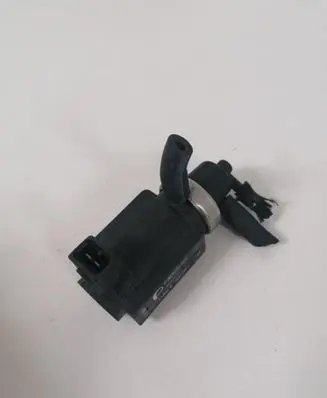 Audi A4 S4 B6 8E 8H Turbo solenoid valve 8D0906627