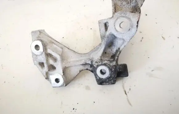 Nissan Cube Z12 Engine mounting bracket 8n205 8n-205