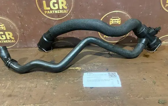 Audi A4 S4 B7 8E 8H Engine coolant pipe/hose 8E0121049