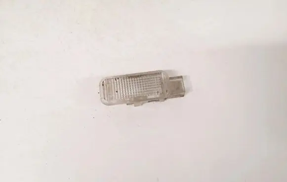 Volkswagen PASSAT B5 Other interior light 3b0947415b