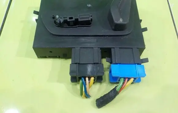 Peugeot RCZ Central body control module 700129270102 17AB69