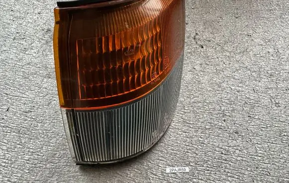 Mitsubishi Pajero Front indicator light MR124957