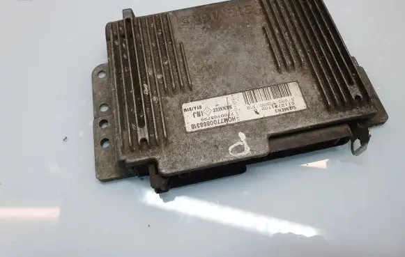 Renault Laguna I Engine control unit/module S113721102D HOM7700868318 7700103799