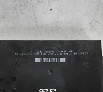 Volkswagen PASSAT B5.5 Comfort/convenience module 1C0959799A