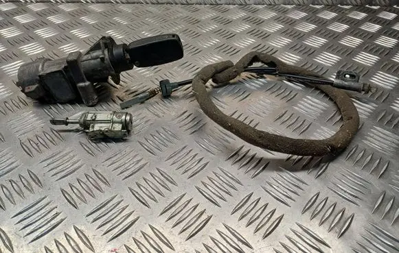Audi A6 S6 C5 4B Ignition lock 4B0905851B 4B0905849 4B1837063
