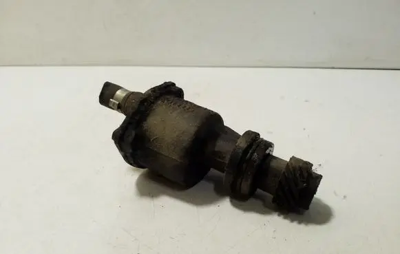 Volkswagen Golf III Vacuum pump 028207A