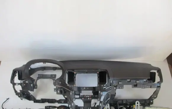 Jeep Grand Cherokee Radio/GPS head unit trim 