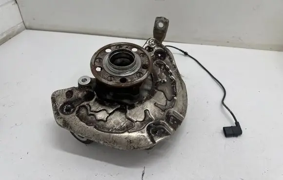 Mercedes-Benz E W213 Front wheel hub A2133308804 A0004213520