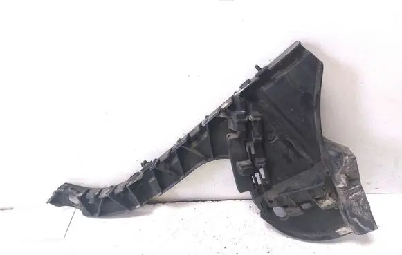 Rear bumper mounting bracket