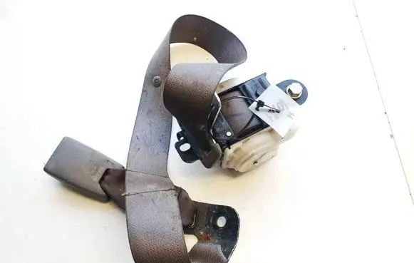 Middle seatbelt (rear)