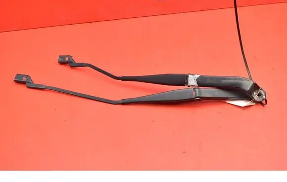 Front wiper blade arm