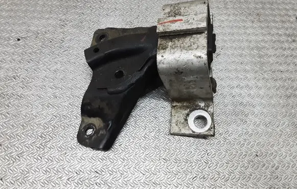 Renault Sandero I Engine mount bracket 
