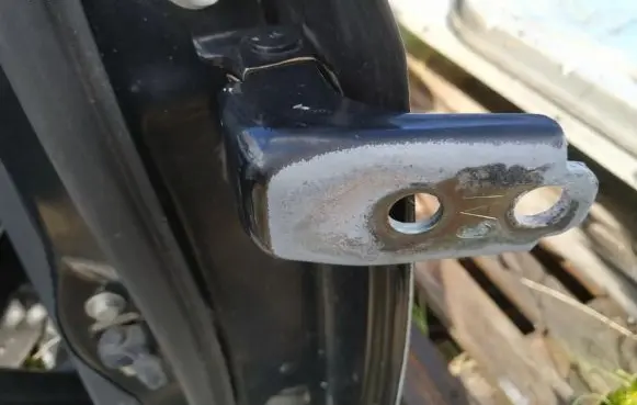 Honda CR-V Front door upper hinge