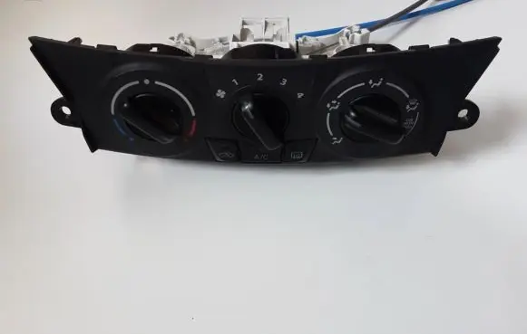 Suzuki Swift II Air conditioner control unit module 6108