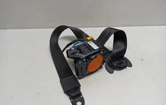Audi Q3 8U Front seatbelt 8U0857706C