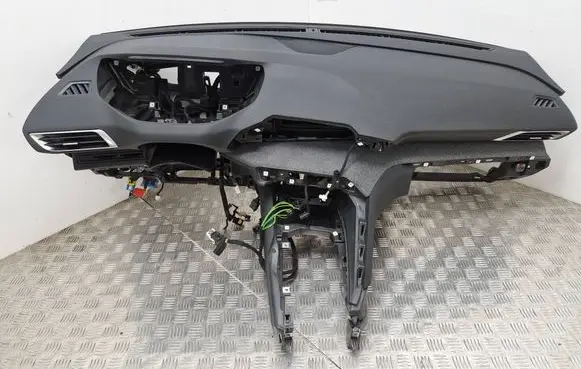 Peugeot 5008 II Dashboard 9810439880 34260297C 0634909