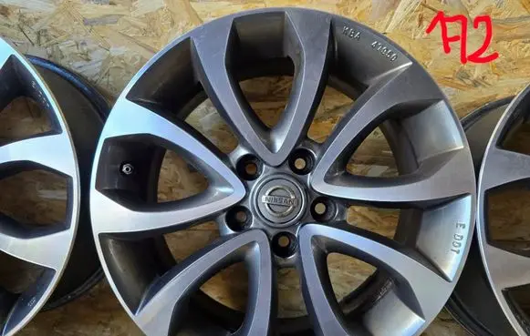 Nissan Juke I F15 R17 alloy rim