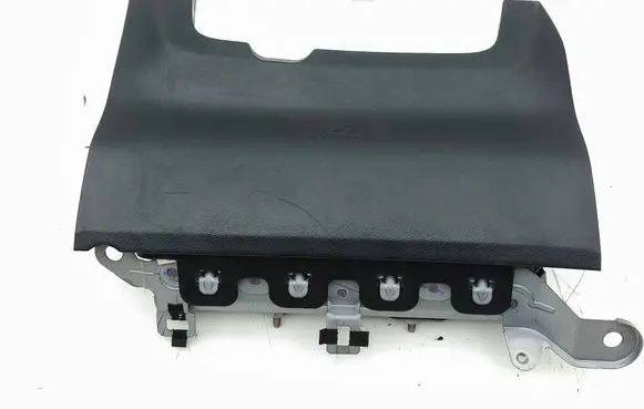Lexus CT 200H Knee airbag F1HA12610233 1D0U89811M0D 868000L