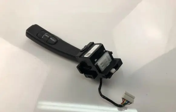 Volvo V70 Indicator stalk 31334647