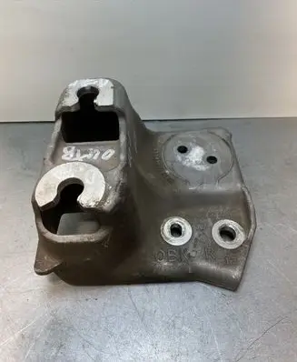 Subaru Outback (BS) Engine mounting bracket 1605302076