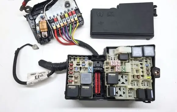 Fuse box set