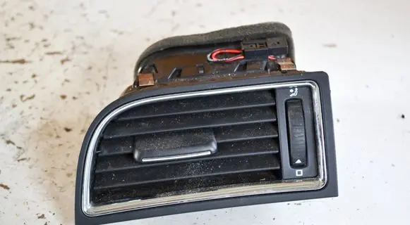 Skoda Superb B6 (3T) Dashboard side air vent grill/cover trim 3T0819701 1461148