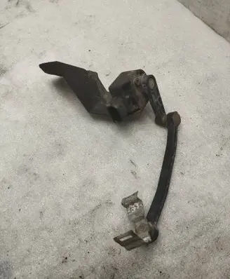 Headlight/headlamp level sensor