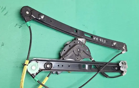 BMW 3 E46 Front door window regulator with motor 67628362064