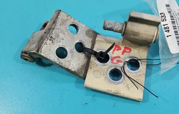 Front door hinge set